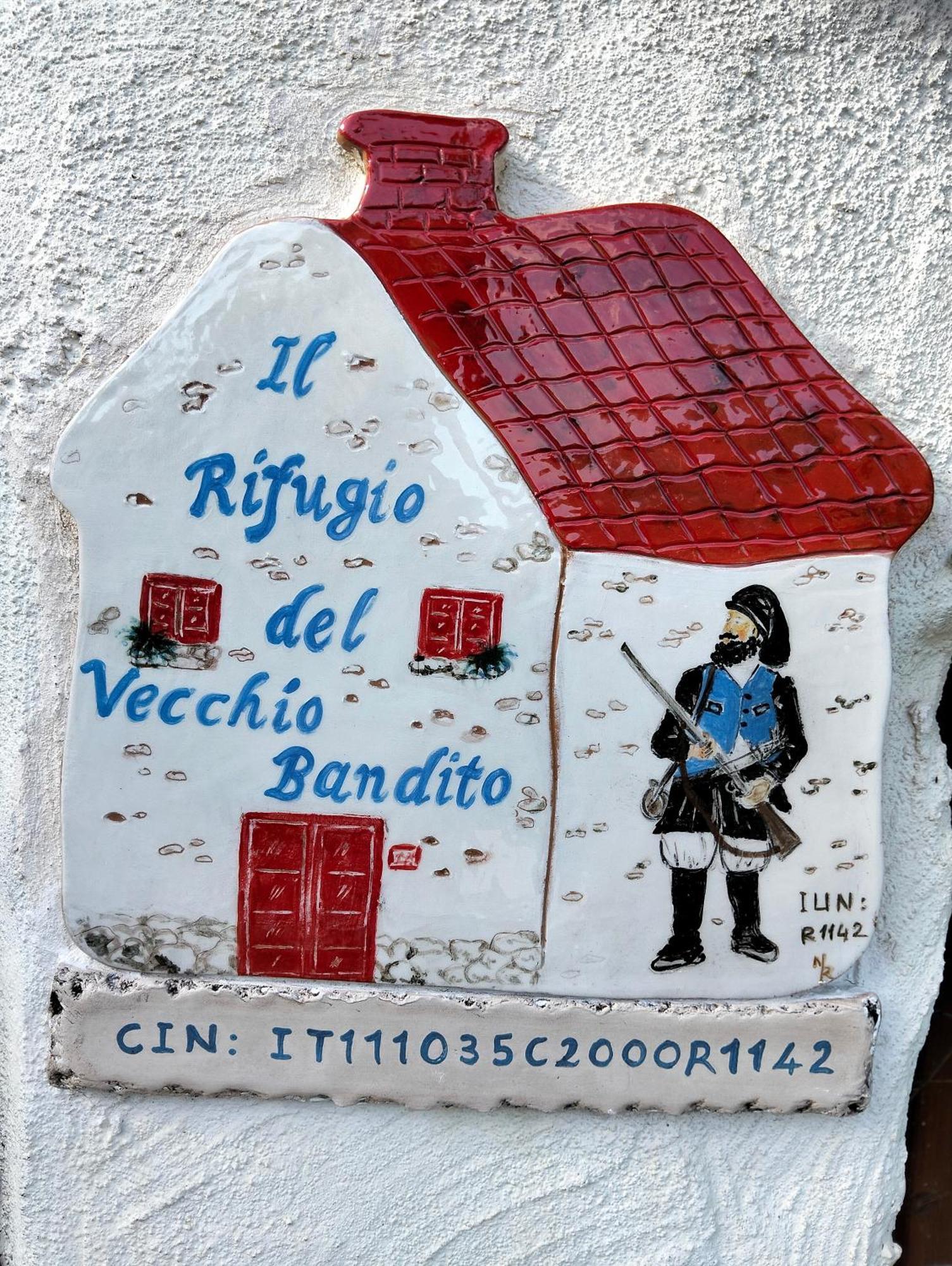 Il Rifugio Del Vecchio Bandito อีเกลเซียส ภายนอก รูปภาพ